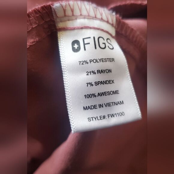 FIGS Casma 2-Pocket Scrub Top – Pink Clay, Size XXS/Small - Picture 9 of 10